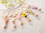 Personalized Daisy Keychain, Engraved Faux Leather, Beaded Flower Charm